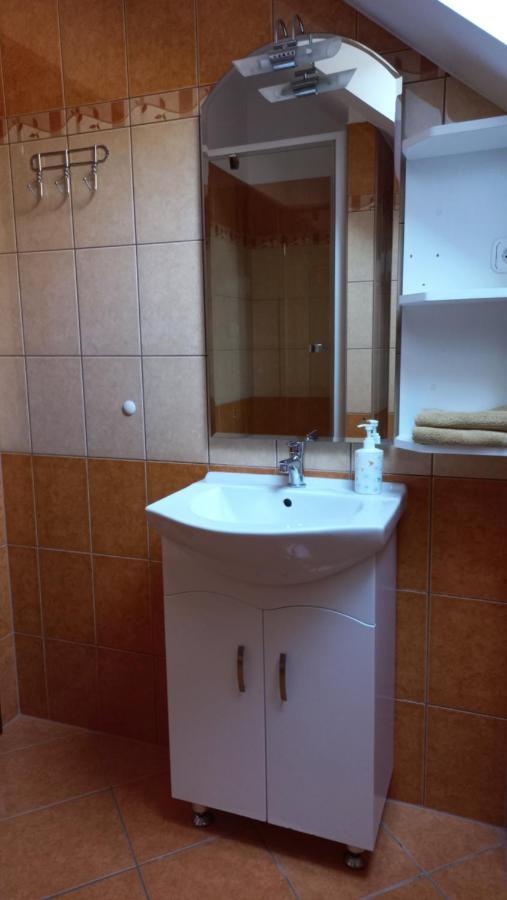 Nefelejcs Fagyizo Es Apartmanhaz Kistolmacs Exteriér fotografie