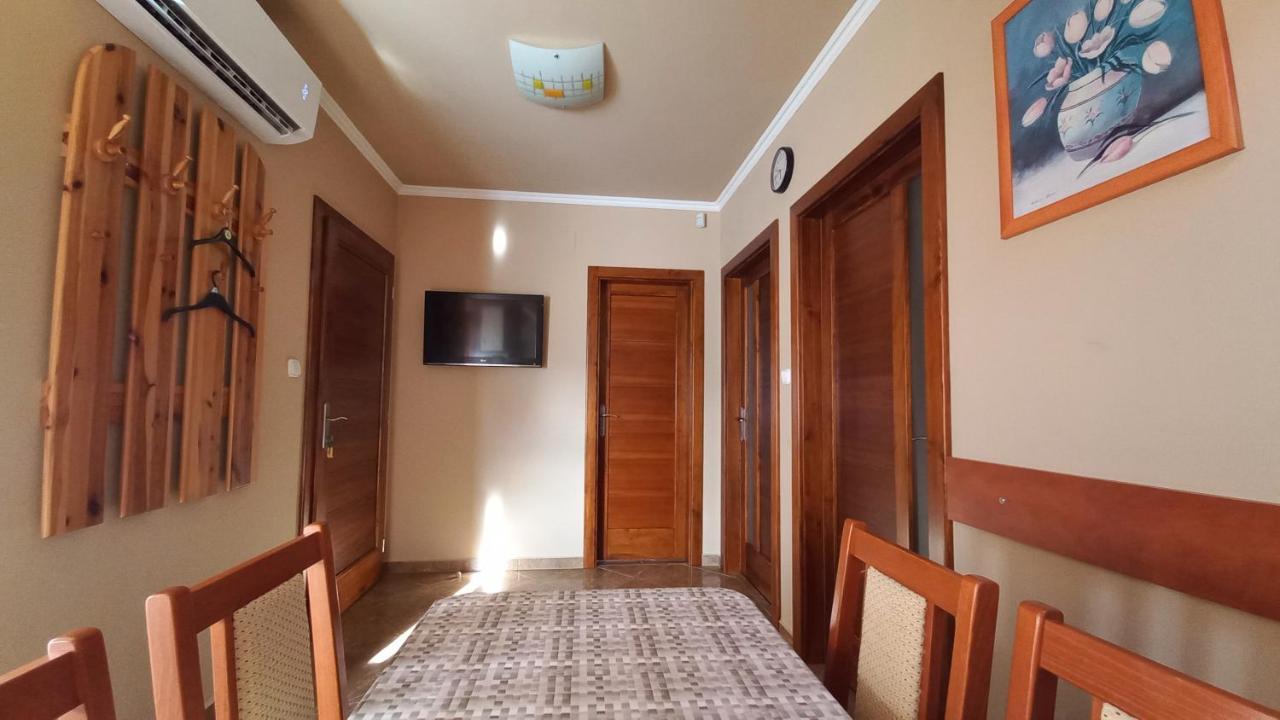 Nefelejcs Fagyizo Es Apartmanhaz Kistolmacs Exteriér fotografie