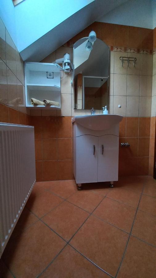 Nefelejcs Fagyizo Es Apartmanhaz Kistolmacs Exteriér fotografie