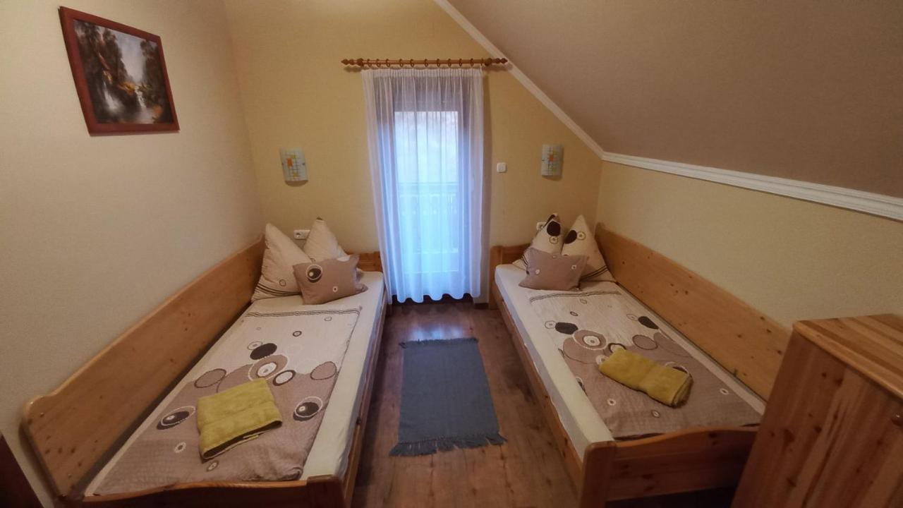 Nefelejcs Fagyizo Es Apartmanhaz Kistolmacs Exteriér fotografie