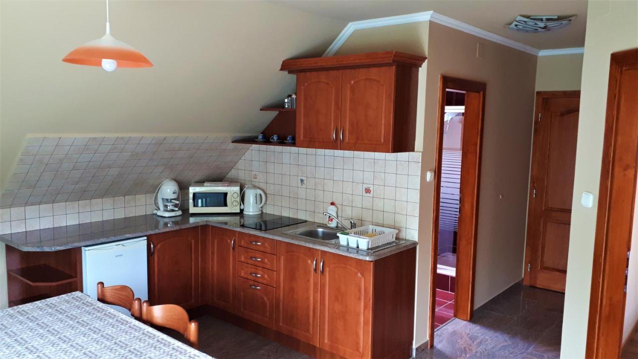 Nefelejcs Fagyizo Es Apartmanhaz Kistolmacs Exteriér fotografie